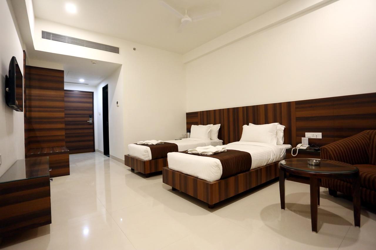 Hotel Solitaire Rāipur Exterior foto