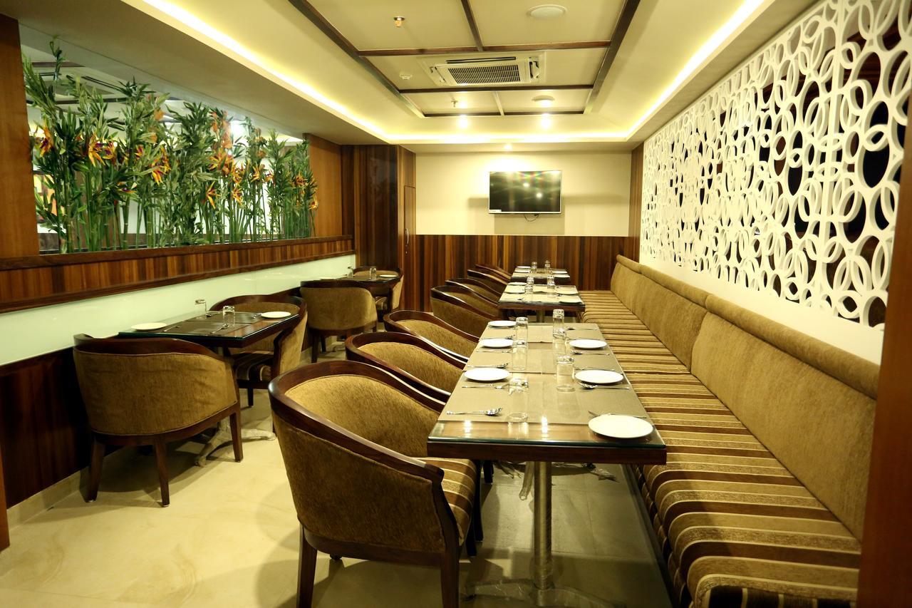 Hotel Solitaire Rāipur Exterior foto